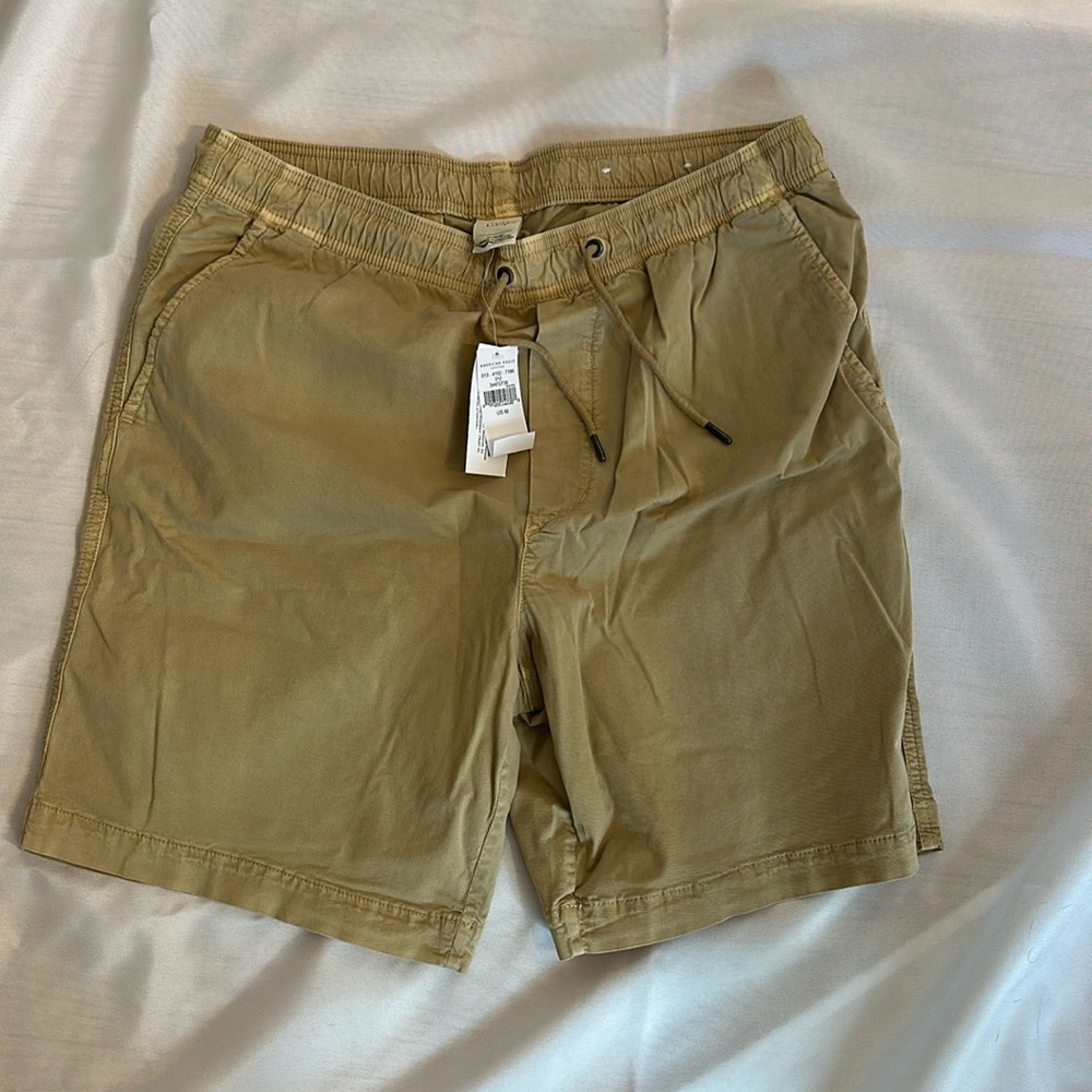 American Eagle Men’s Shorts NWT Size Medium